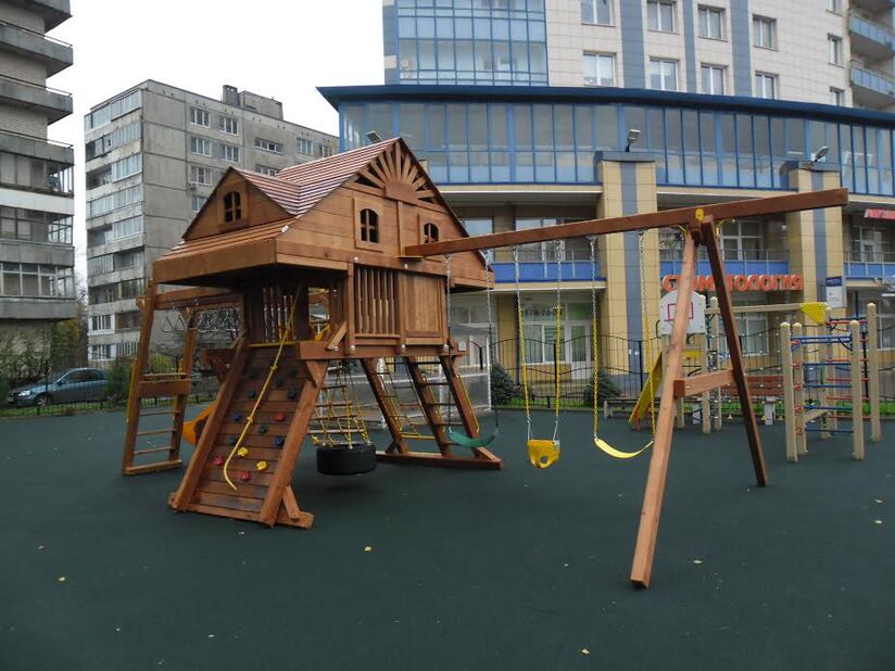 Установка детской площадки в Санкт-Петербурге, жилой комплекс