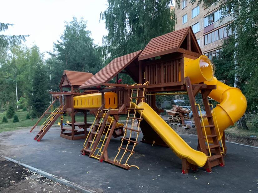 Установка детской площадки в Нижнем Новгороде, многоквартирный дом