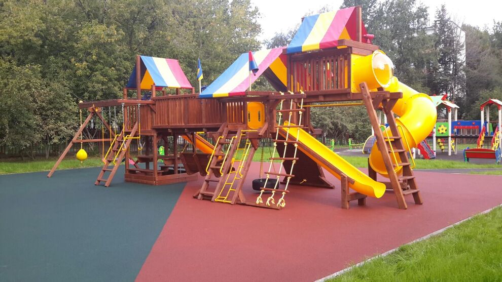 Установка детской площадки Санкт-Петербург, многоквартирный дом