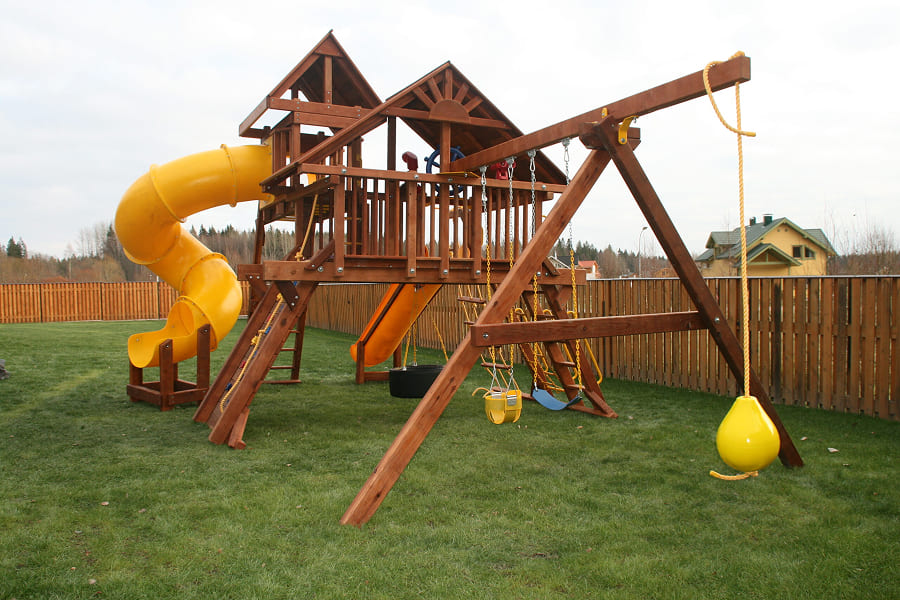 Установка детской площадки в Ленинградской области, Рощино