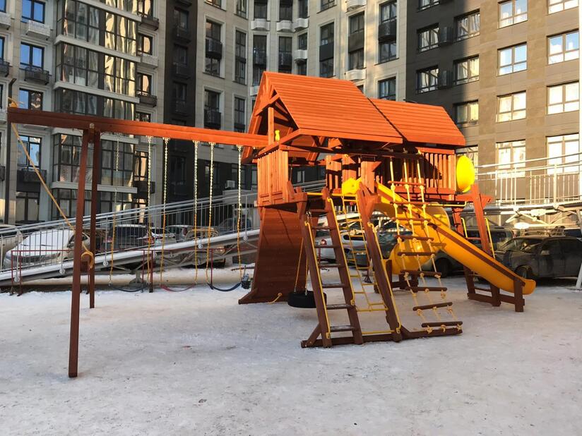 Установка детской площадки в Уфе, жилой комплекс